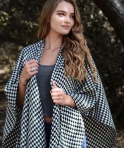 Women Black and White Plaid Houndstooth Ruana Wrap